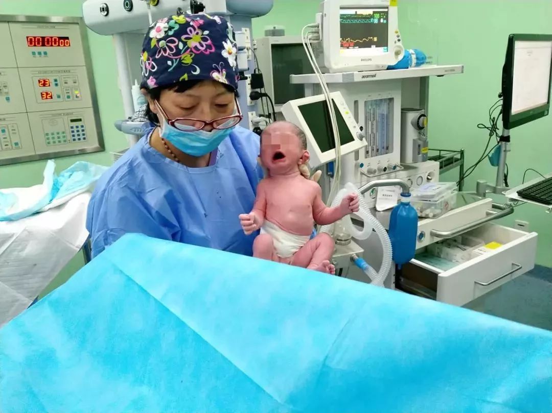 1秒变大肚子怀孕